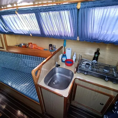 Ботель Portuguese Sailboat Experience I Лісабон