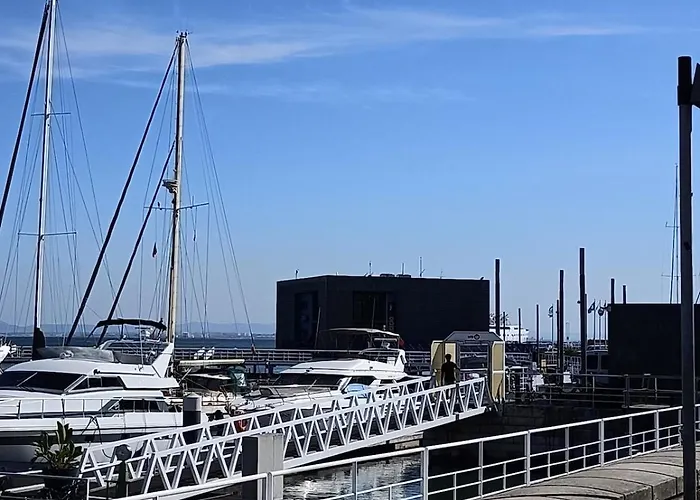 Portuguese Sailboat Experience I Lisbon