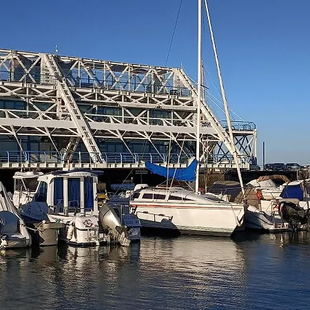 ספינת מלון Portuguese Sailboat Experience I *